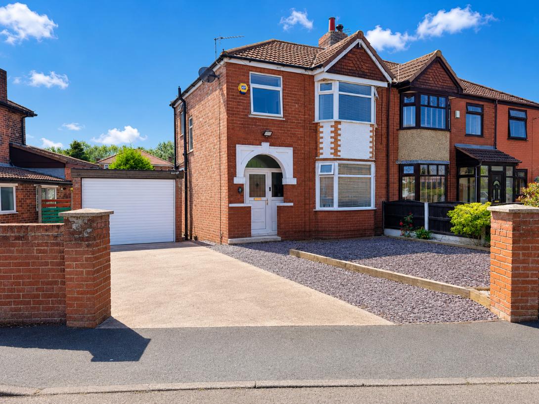 Semi Detached House in Manchester
