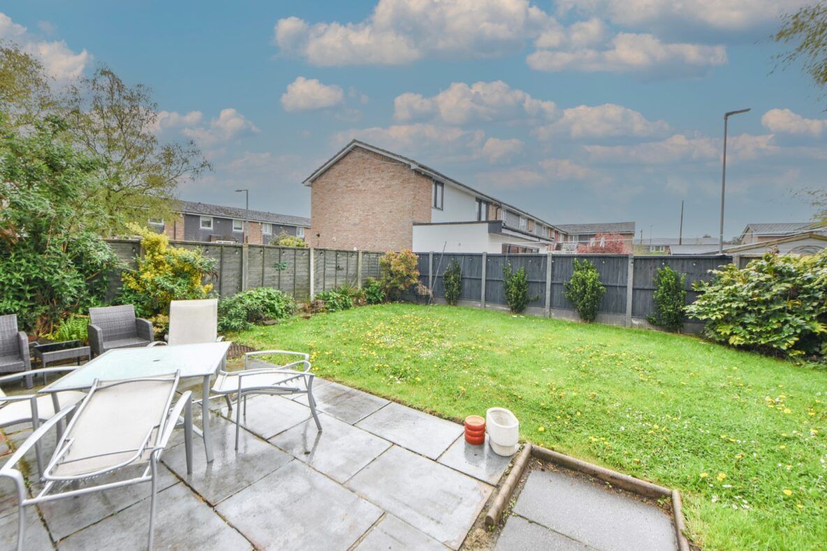 Semi Detached House in Sale