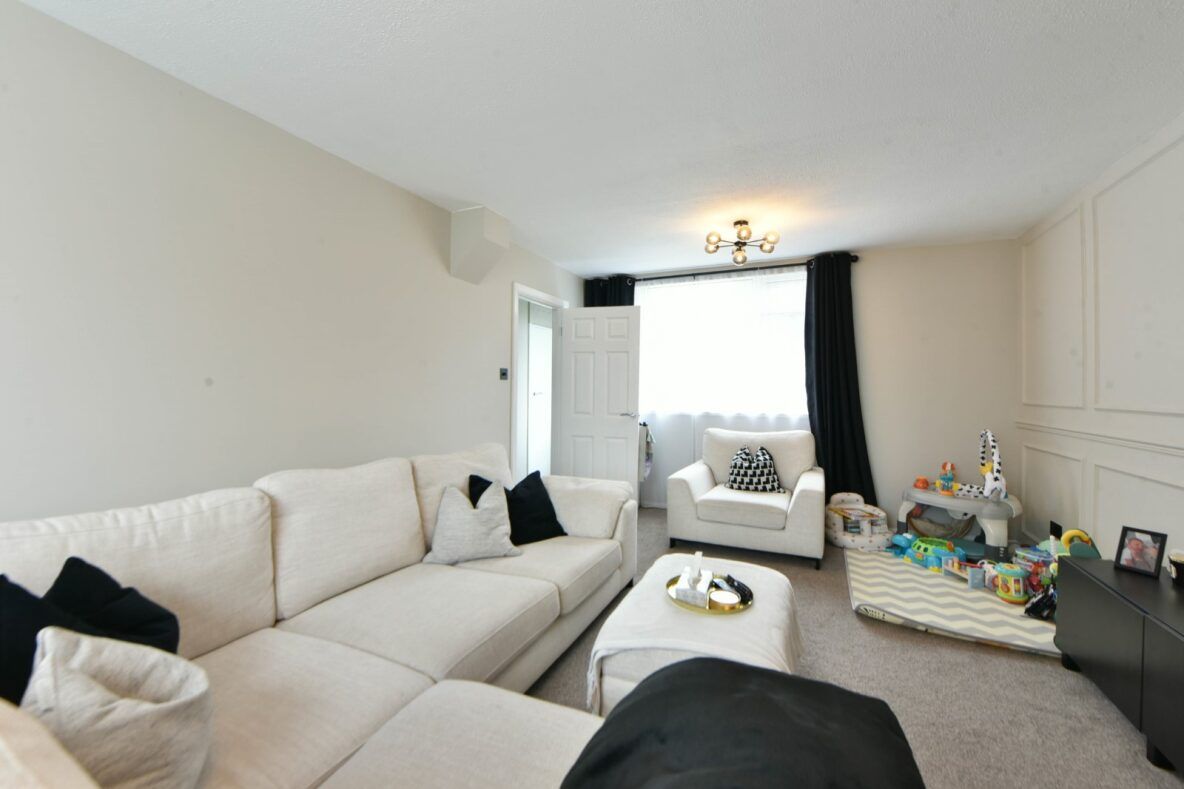 Semi Detached House in Sale