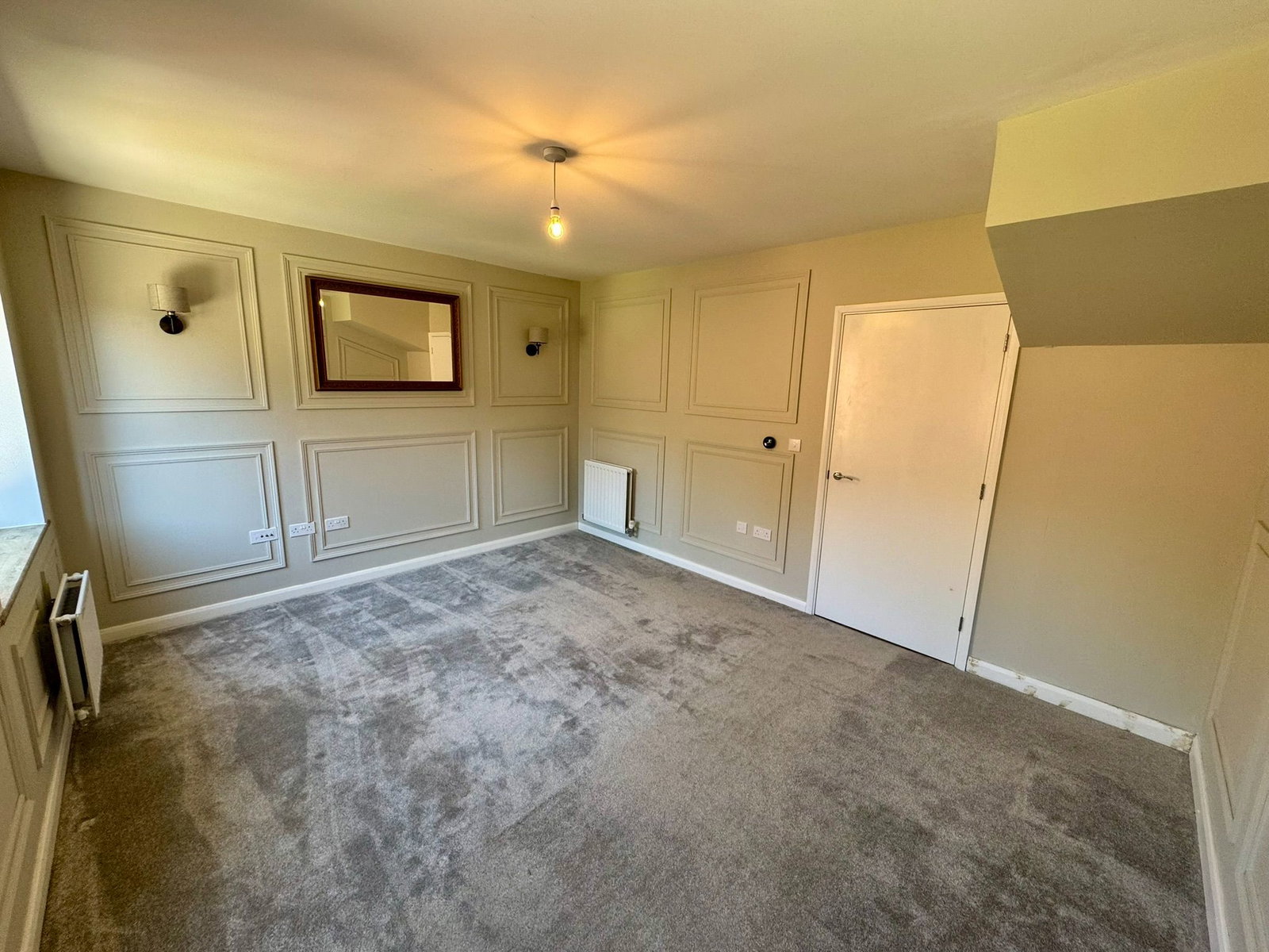 Semi Detached House in Ashford