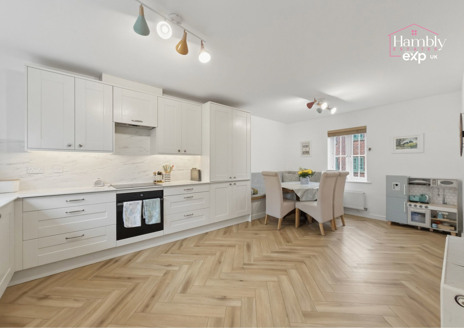 Detached House in Pontyclun