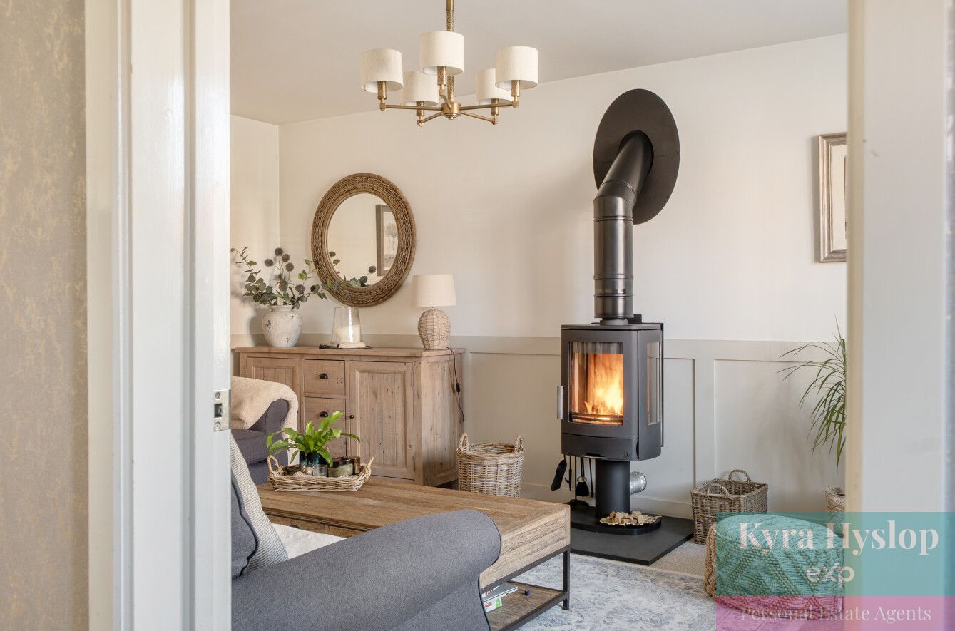 Detached House in Exeter