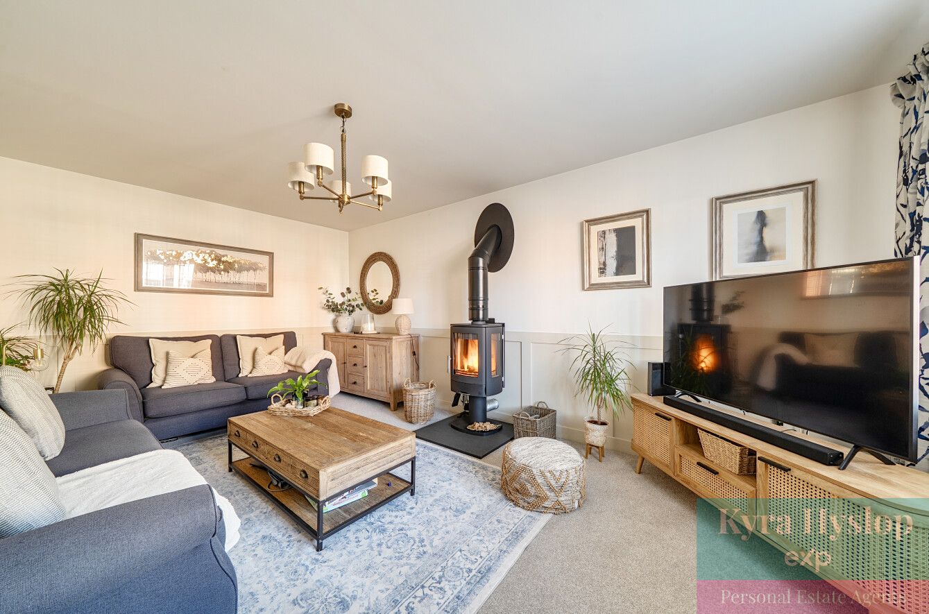 Detached House in Exeter