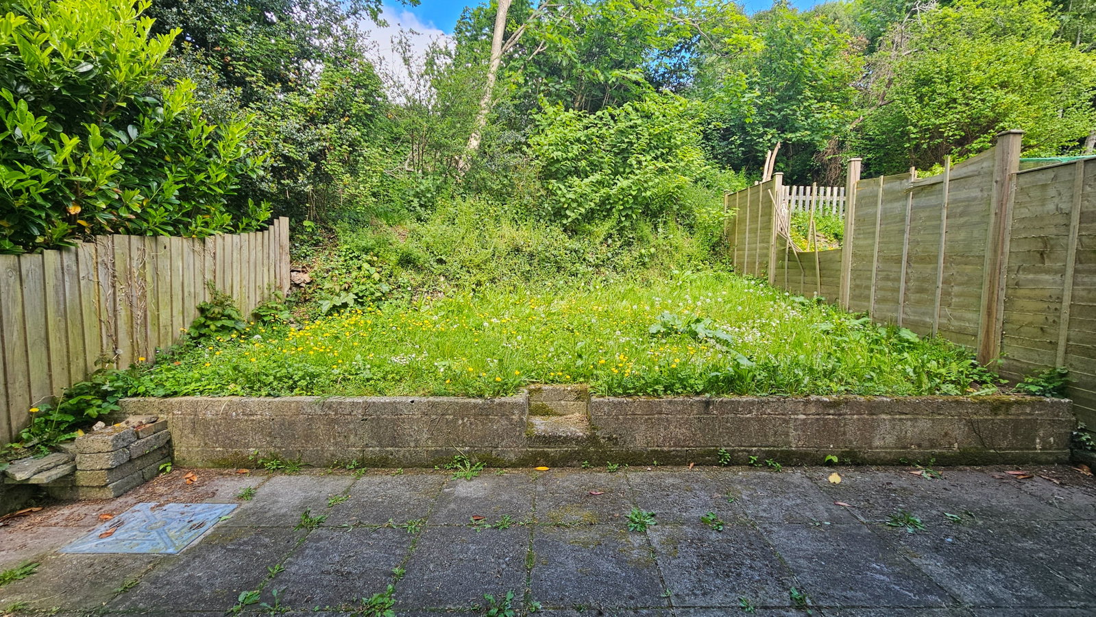 Semi Detached House in Par