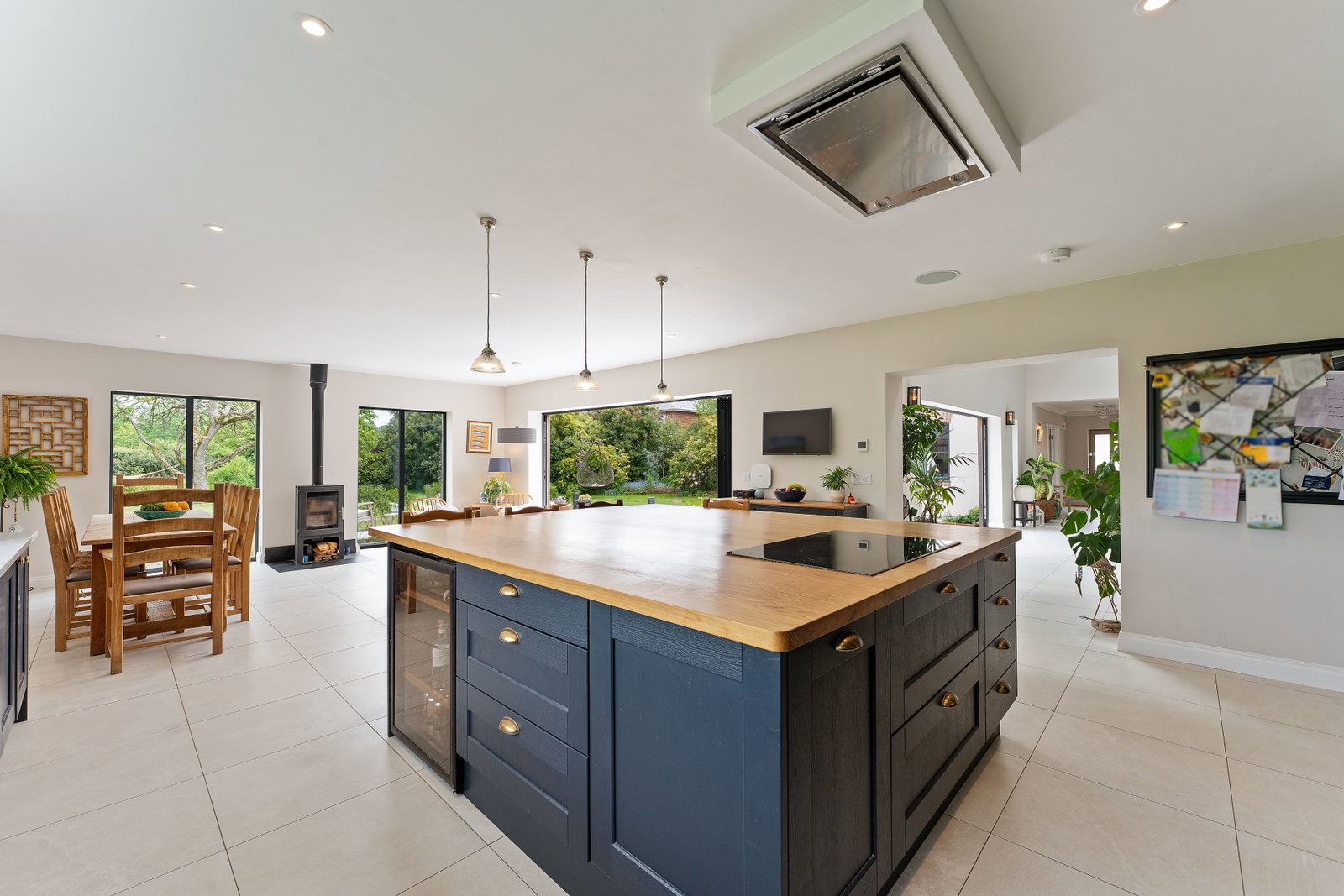 Detached House for sale in Salisbury, Church Road, Farley, Salisbury, SP5, 4000 m²