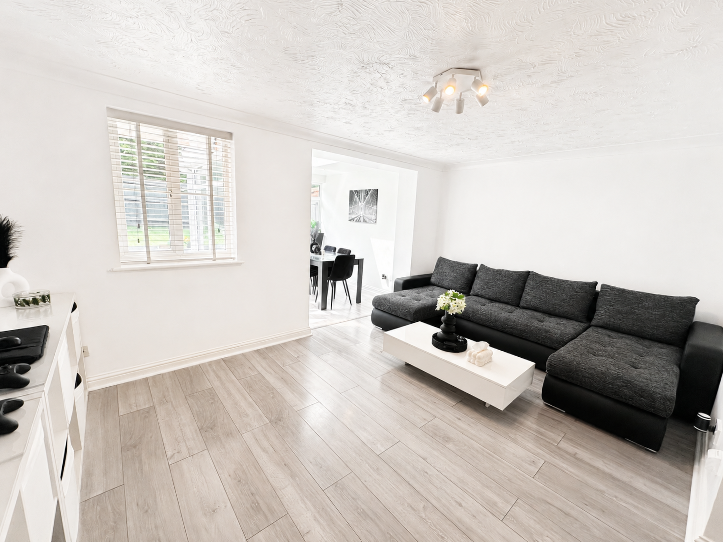 Detached House in Houghton Regis