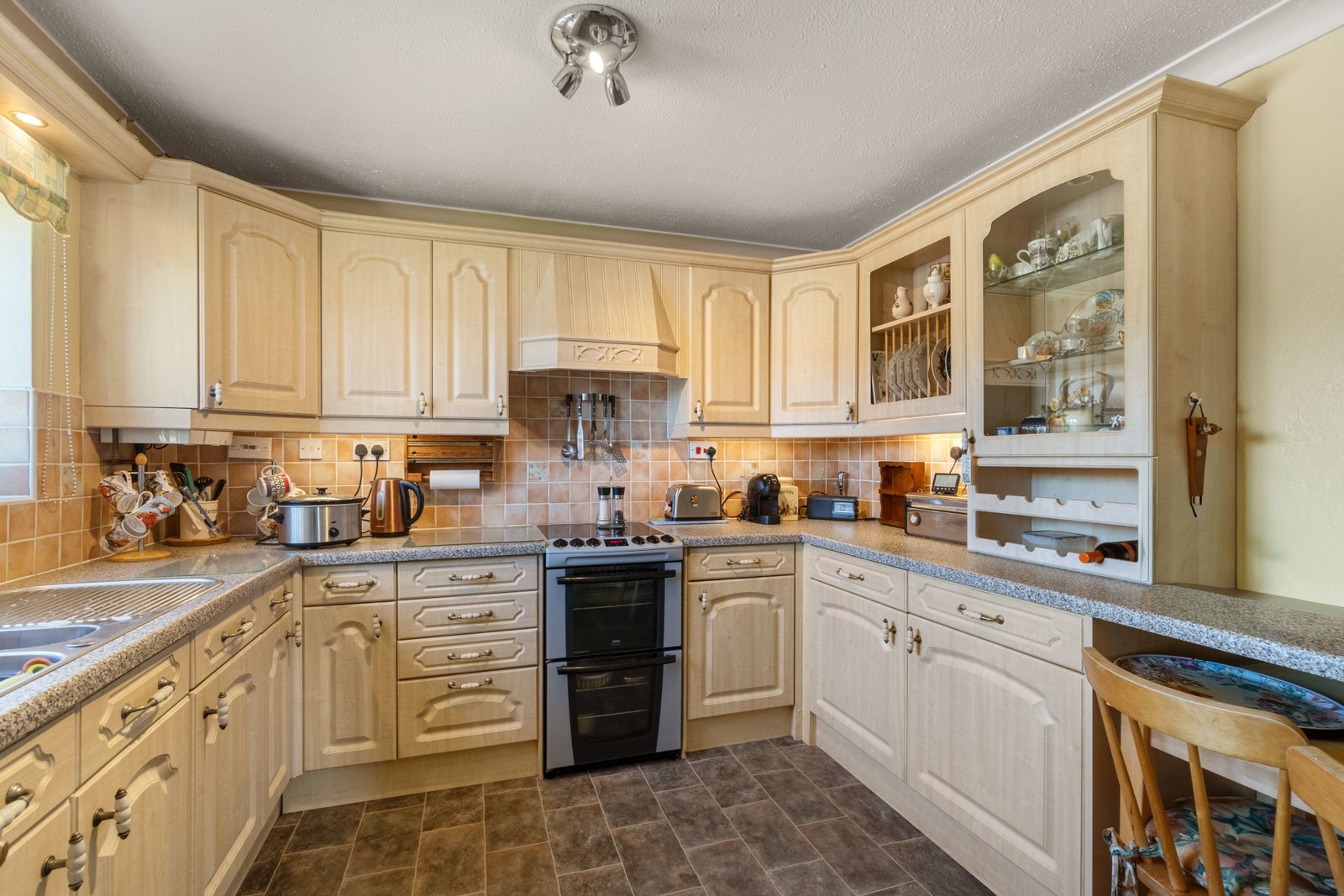 Detached House in Brighouse