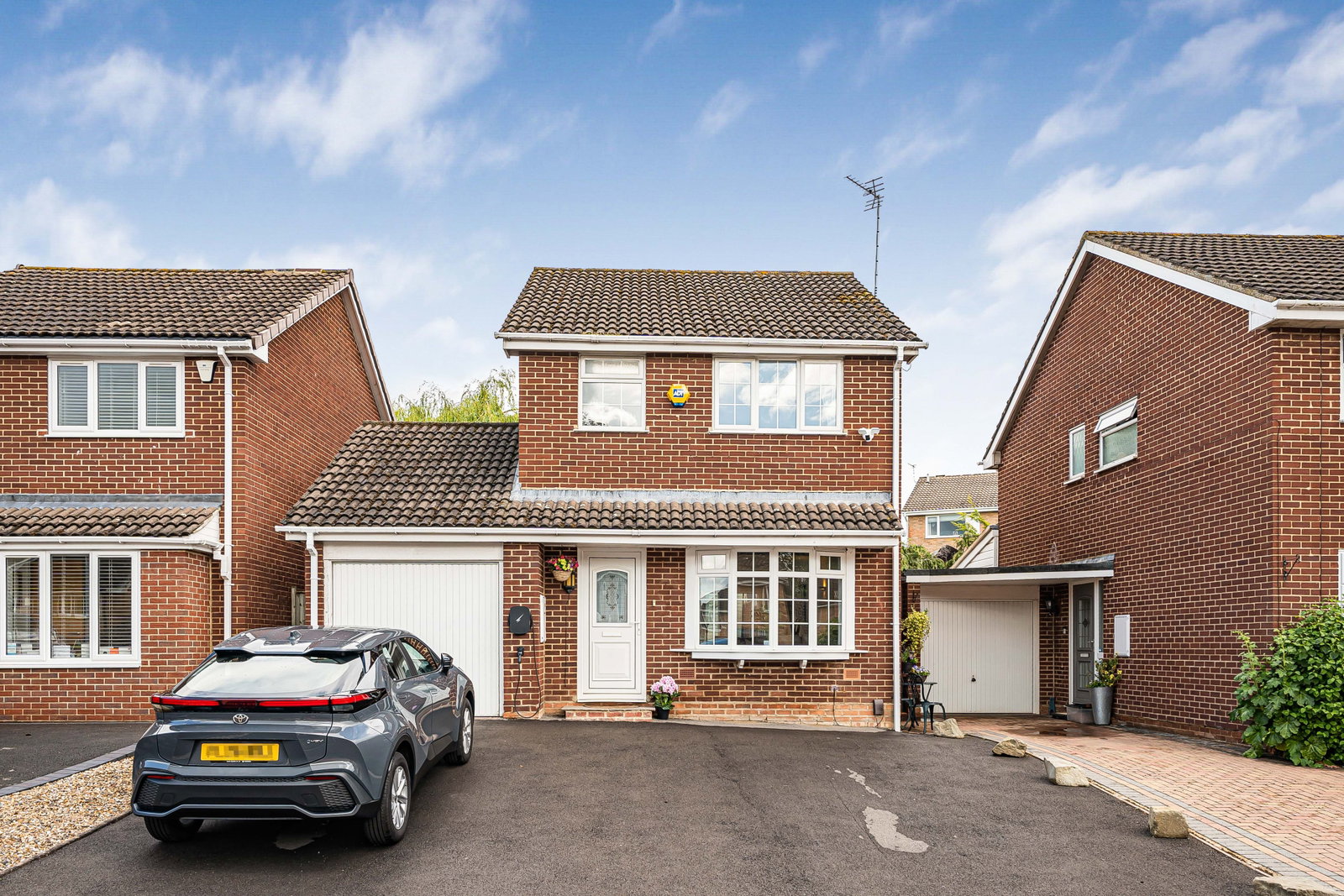 Detached House for sale in Cheltenham, Darwin Close, Cheltenham, GL51