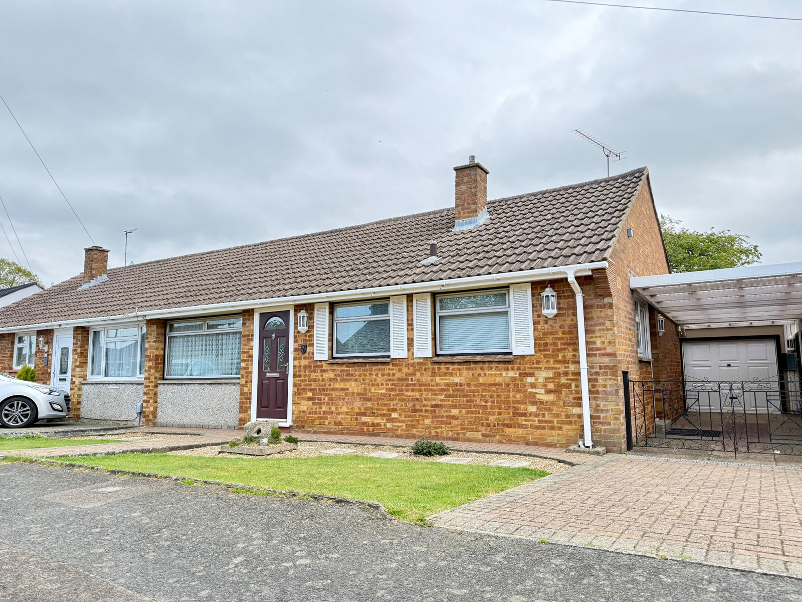 Semi Detached Bungalow in Chatham