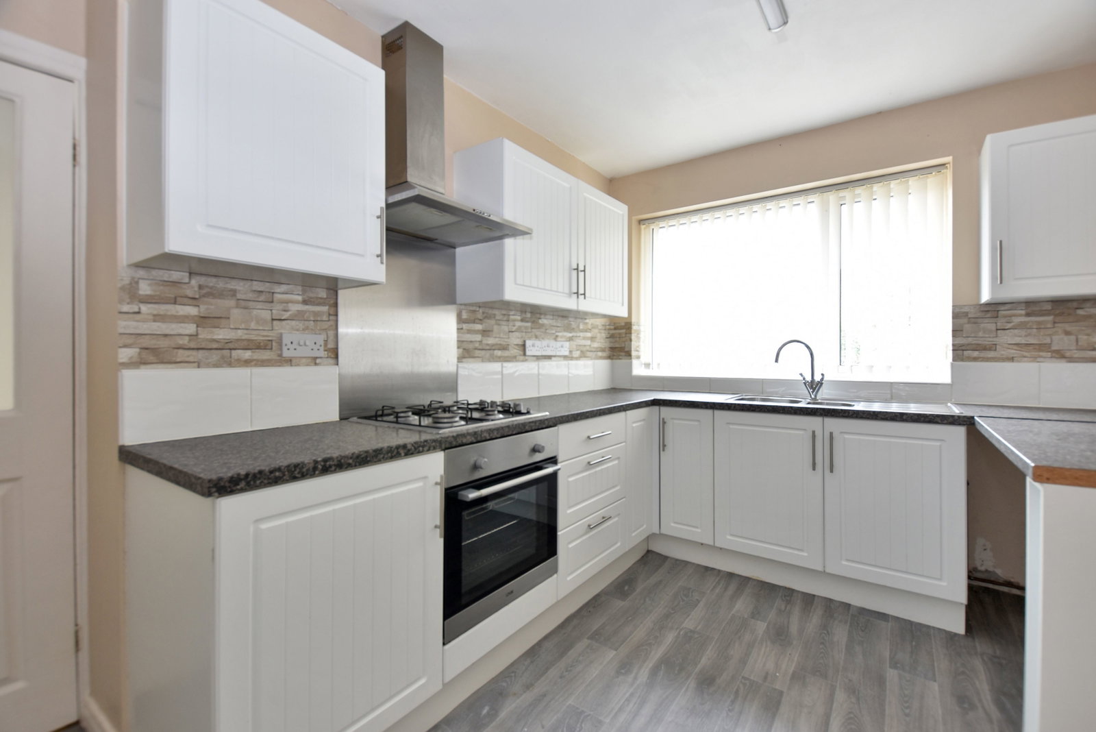 Semi Detached House for sale in Wakefield, Castle View, SANDAL, Wakefield WF2 7HZ, 1001 m²