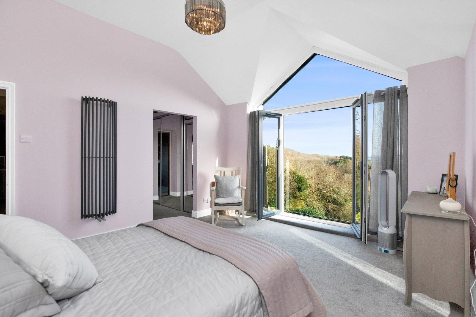Detached House for sale in Liss, London Road, Rake, Liss, GU33 7PQ, 2437 m²