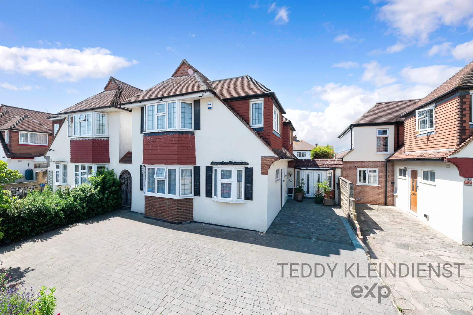 Detached House in New Malden