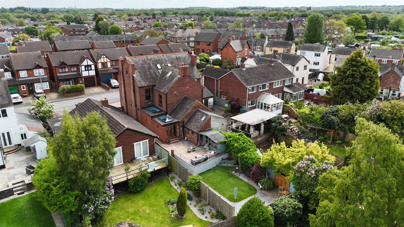 Semi Detached House in Walsall