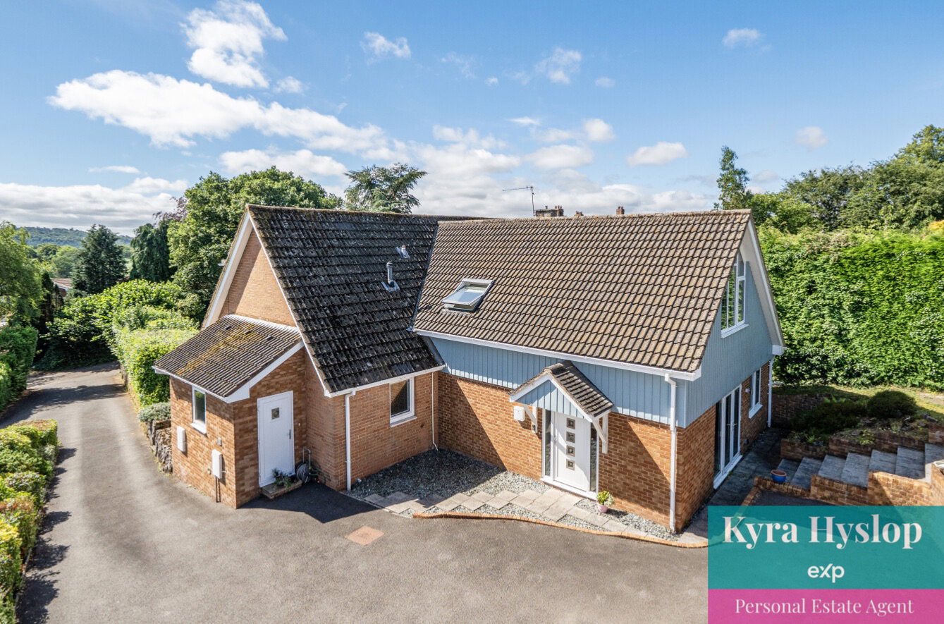 Detached House in Exeter