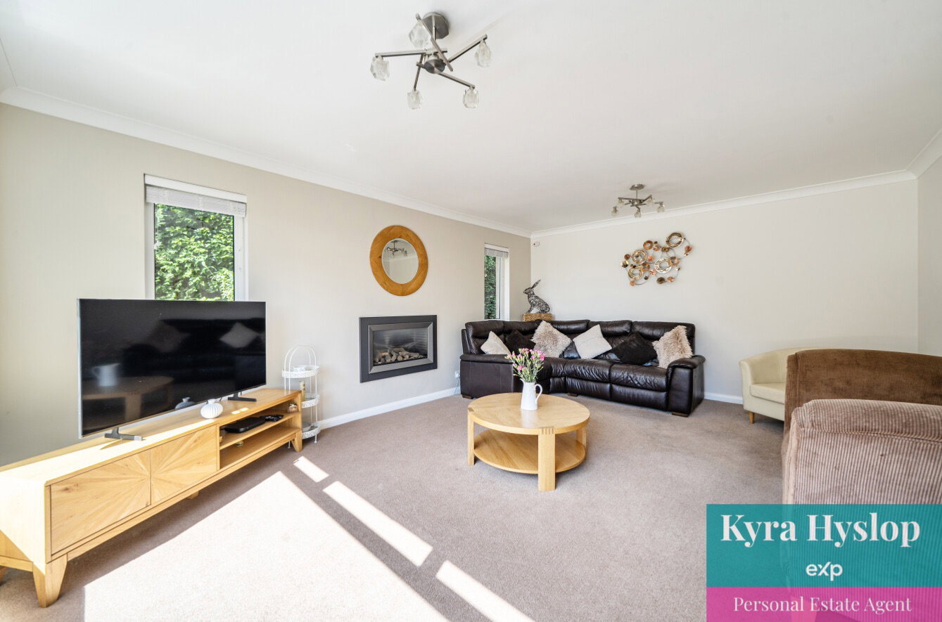 Detached House in Exeter