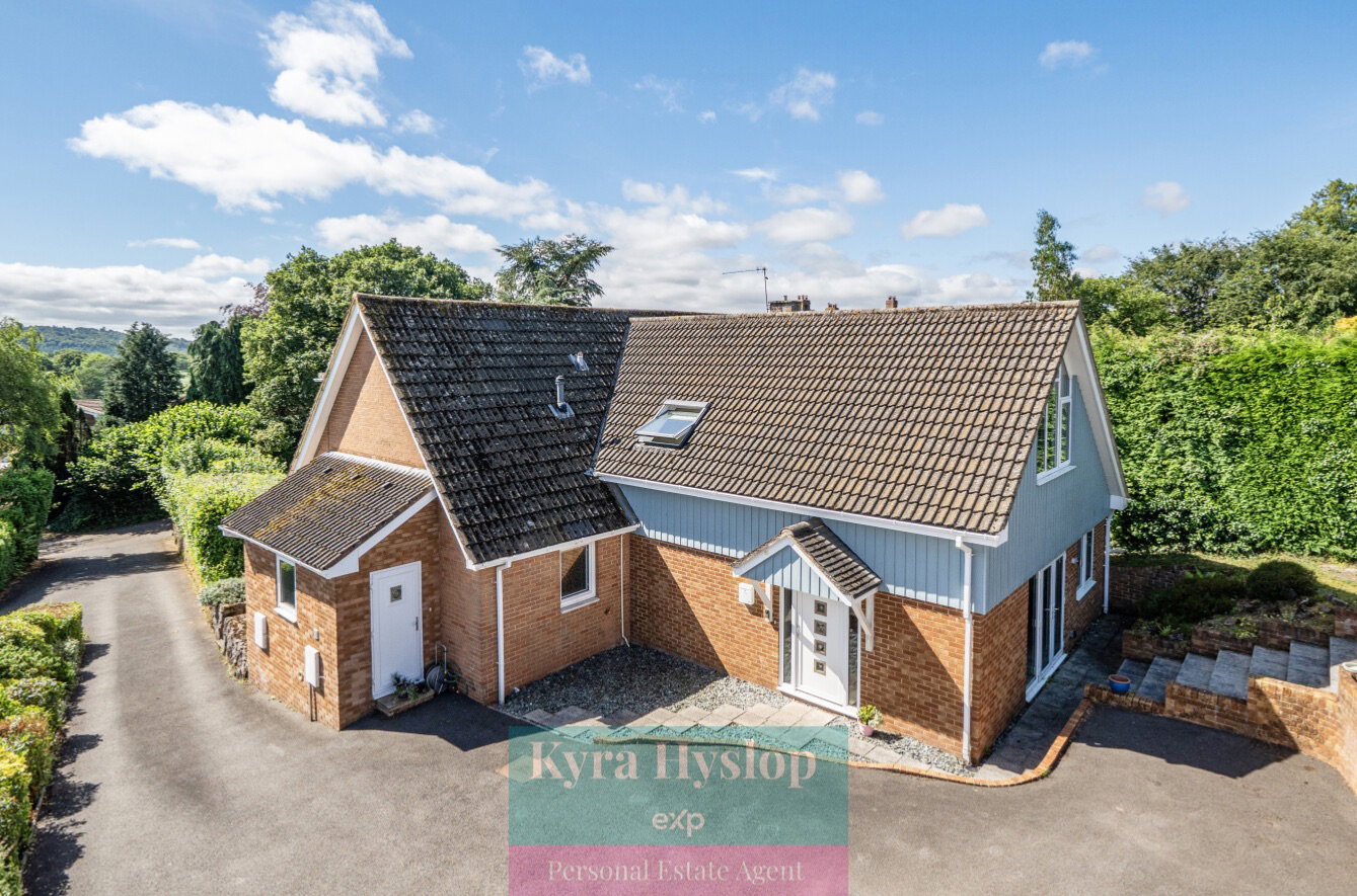 Detached House in Exeter