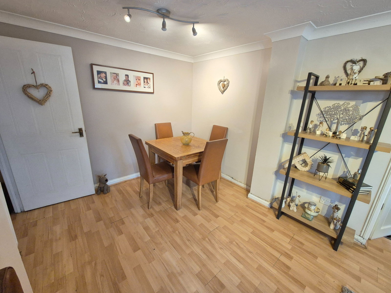 Semi Detached House for sale in Dunstable, Coopers Way, Houghton Regis, Dunstable, LU5 5US