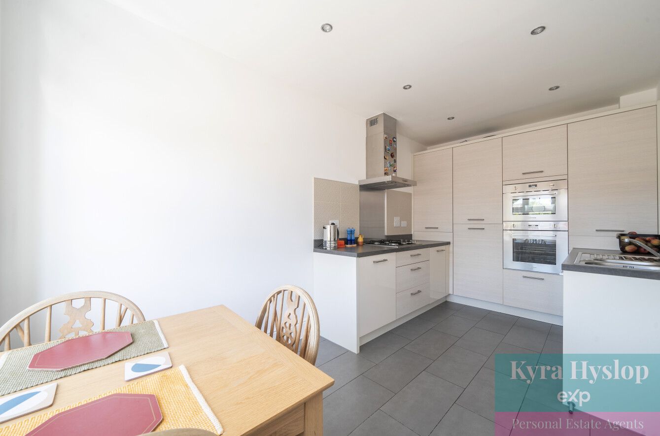 Semi Detached House in Exeter