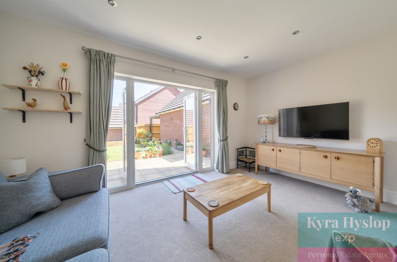 Semi Detached House in Exeter
