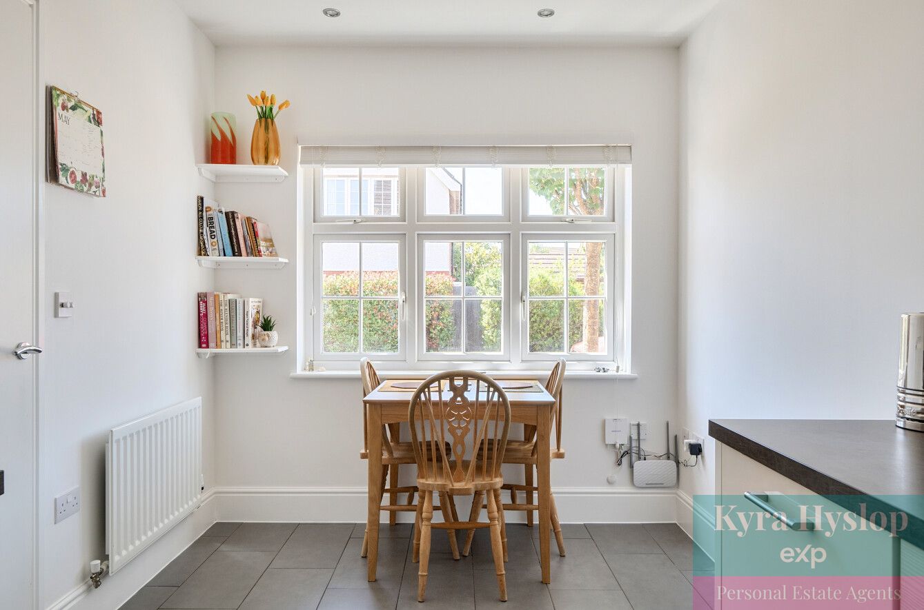 Semi Detached House in Exeter