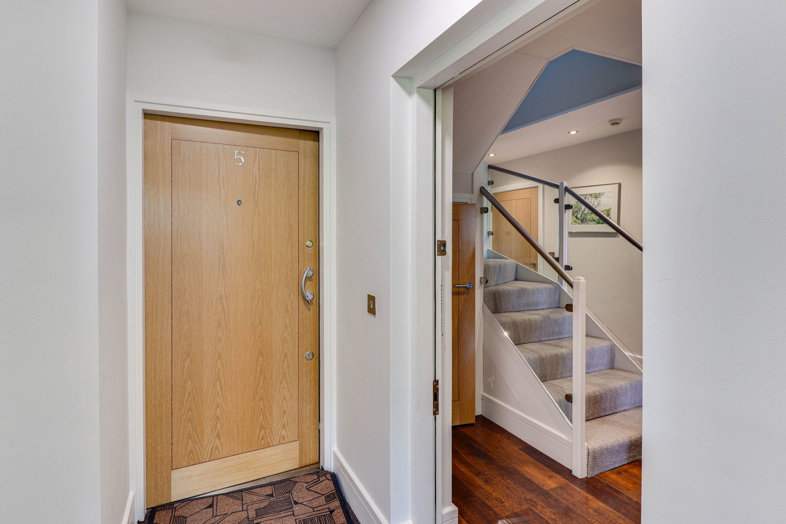 Apartment in Esher