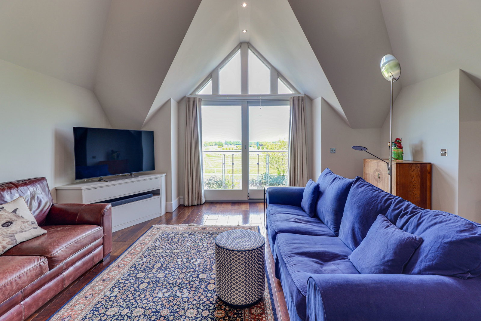 Apartment in Esher