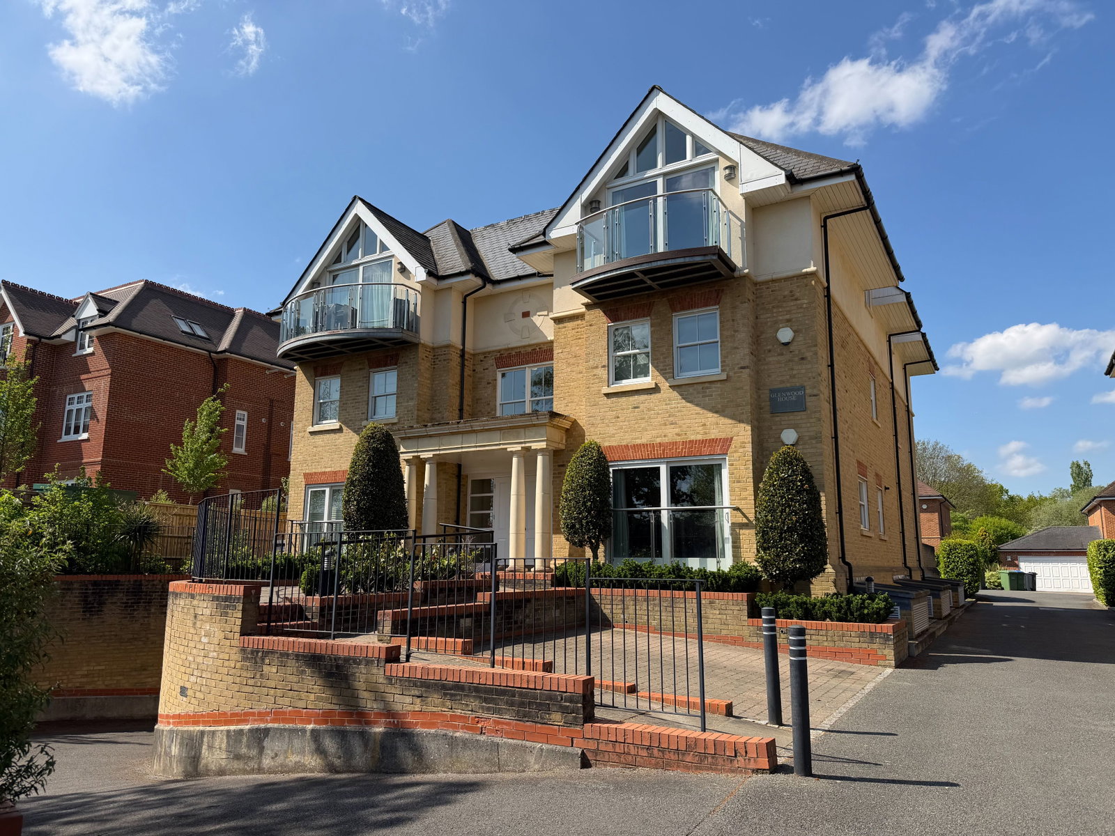 Apartment in Esher