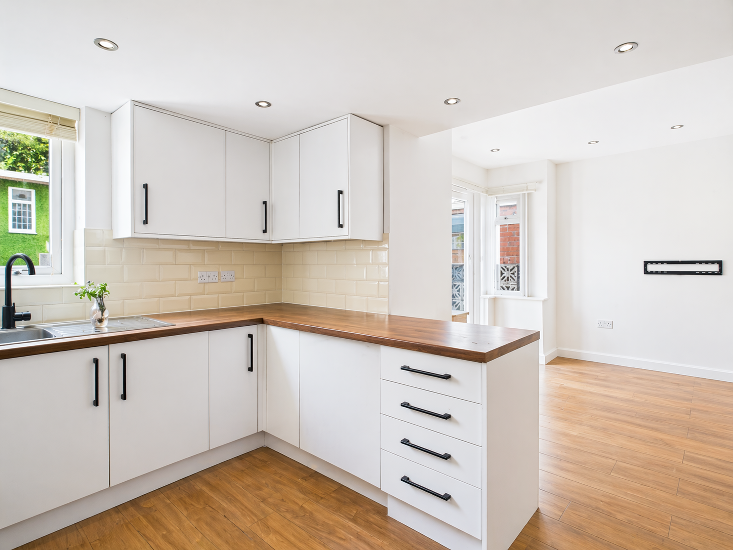 Semi Detached House in Hyde