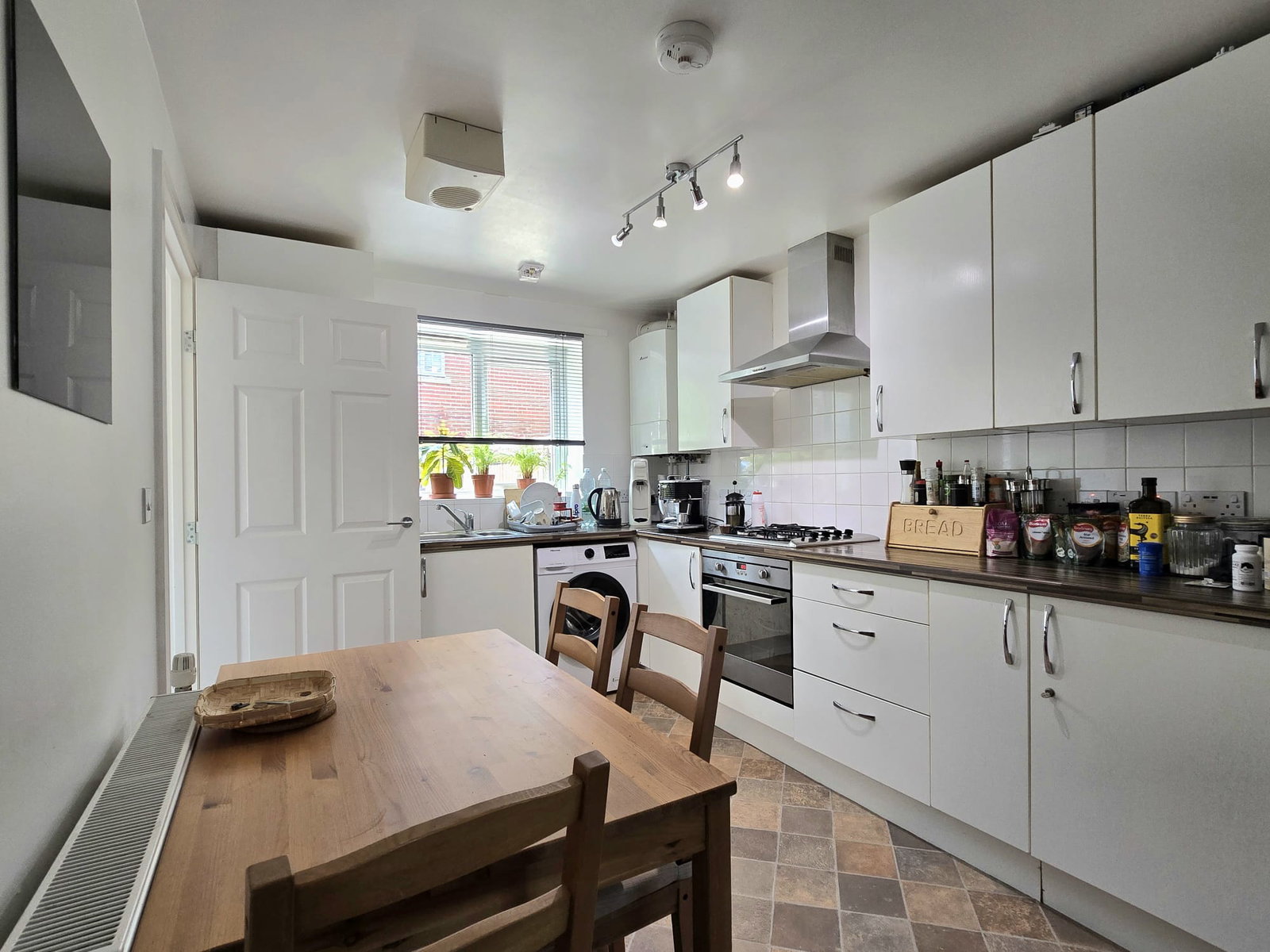 Semi Detached House in Kettering