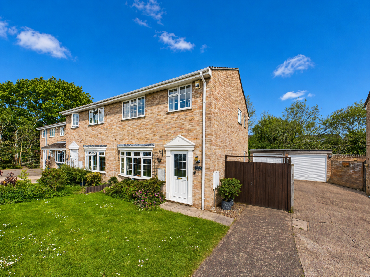 Semi Detached House in Gloucester