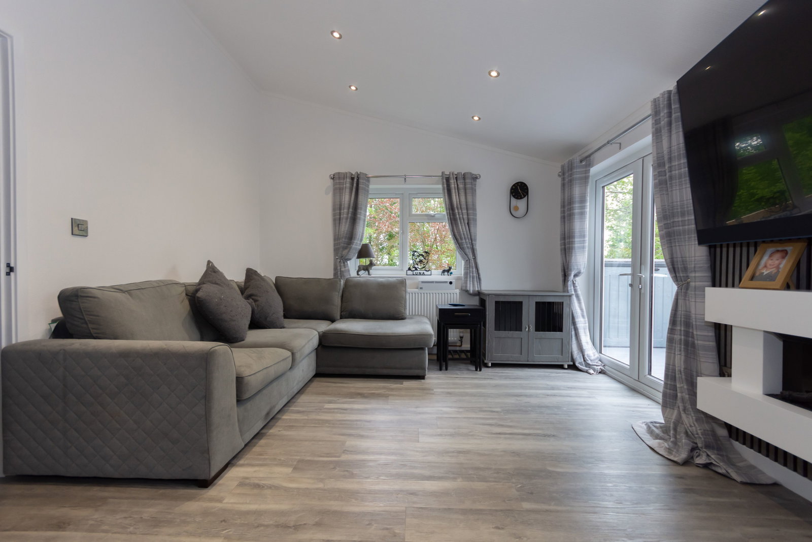 Lodge in wolverhampton
