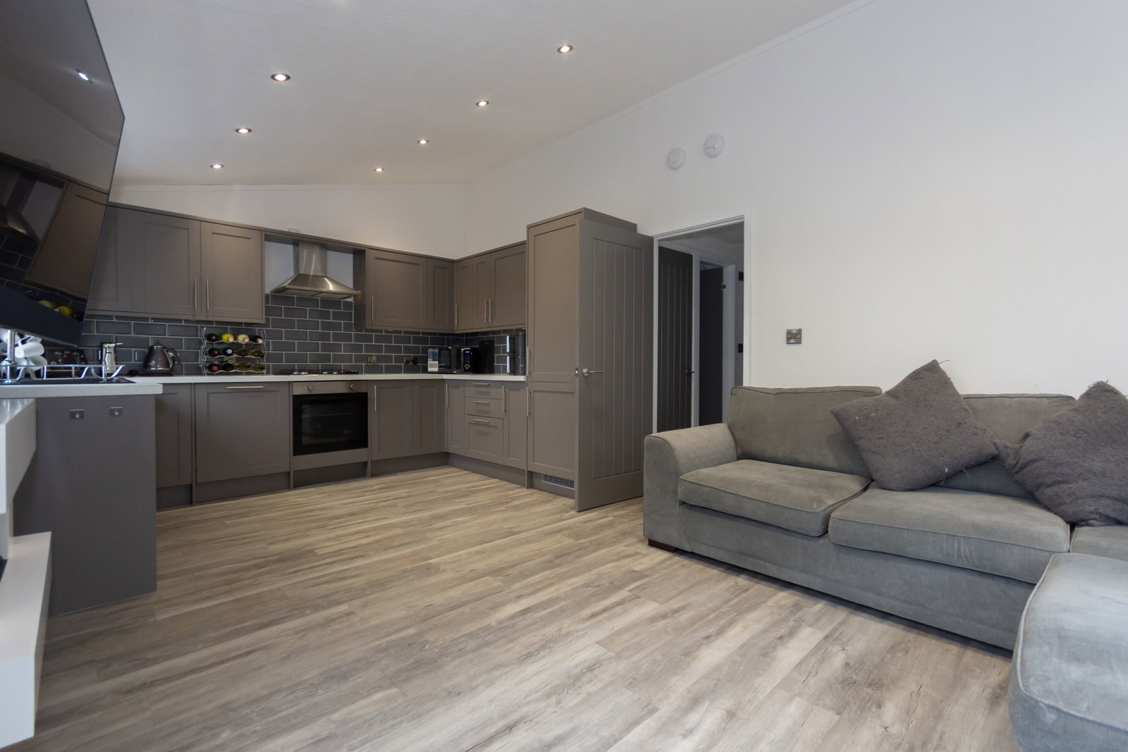 Lodge in wolverhampton