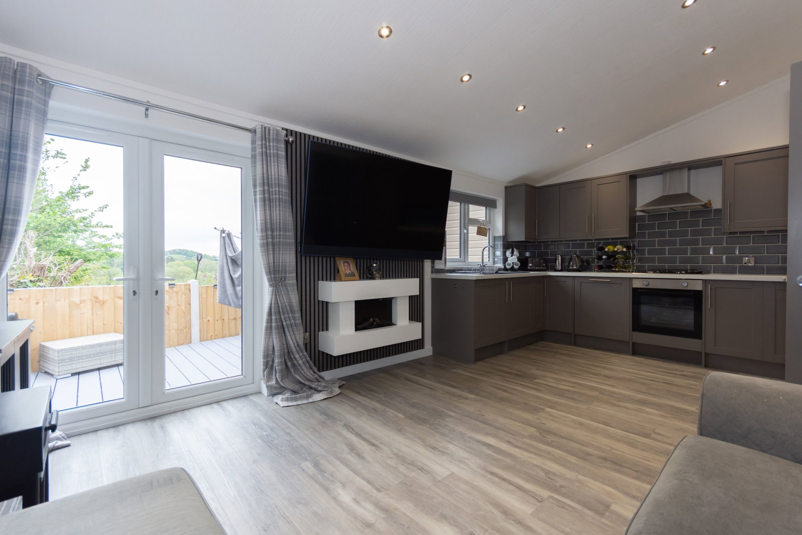 Lodge in wolverhampton