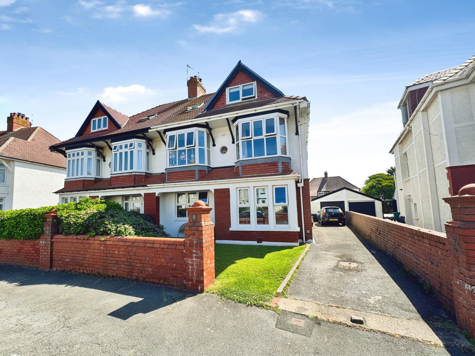 Semi Detached House in Porthcawl