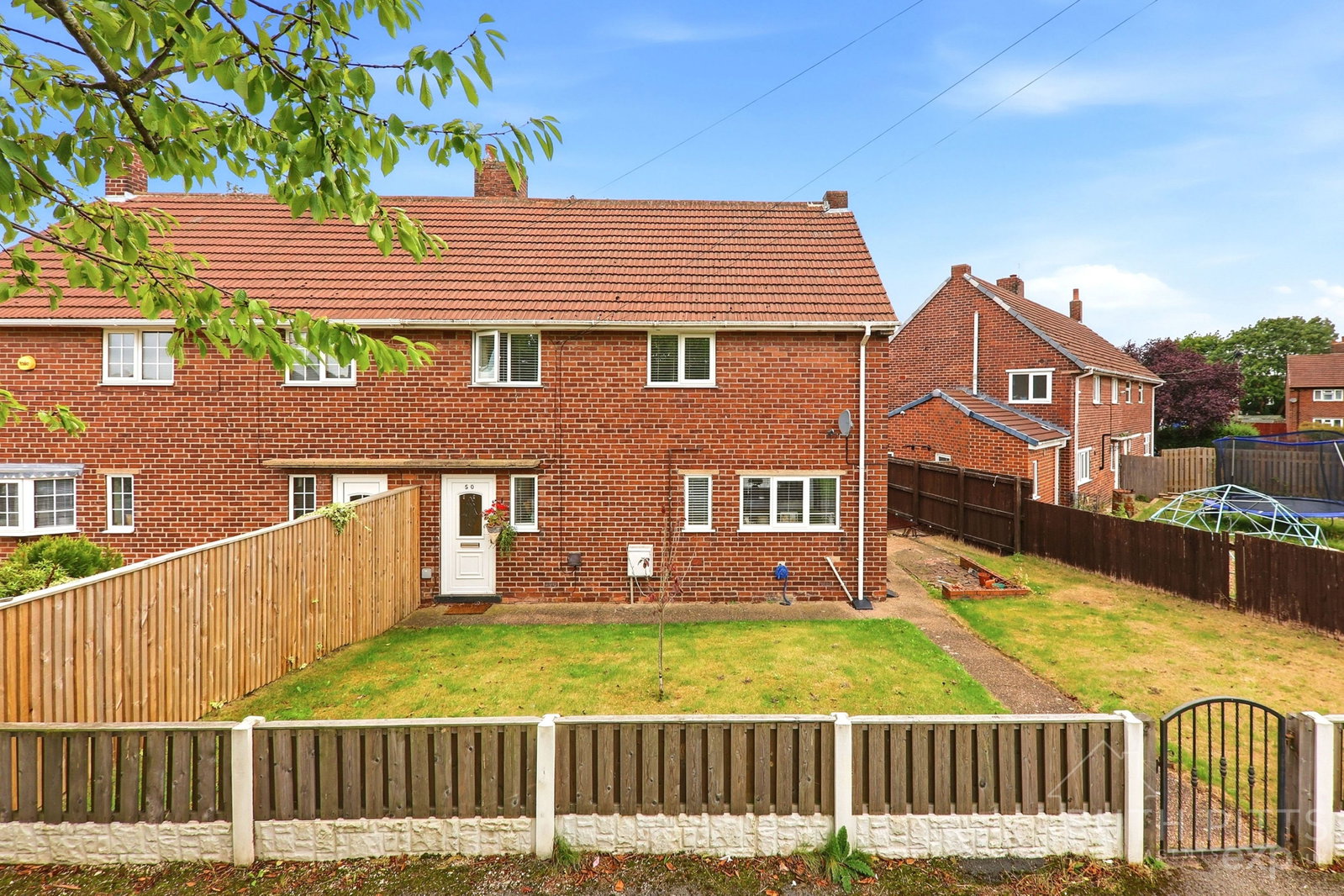 Semi Detached House for sale in Pontefract, Rose Avenue, Upton, WF9
