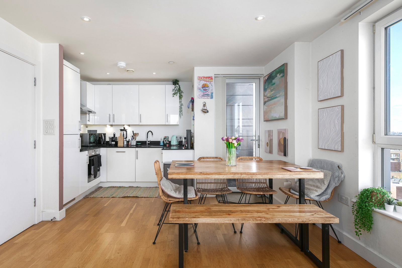 Apartment for sale in London, 15 Zenith Close, London, NW9 6FB, 789 m²