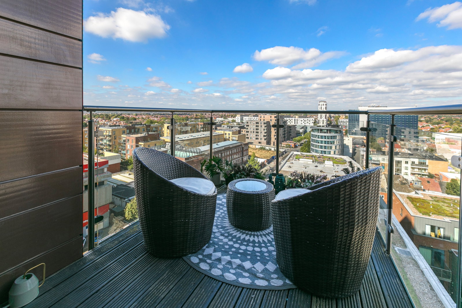 Apartment for sale in London, 15 Zenith Close, London, NW9 6FB, 789 m²