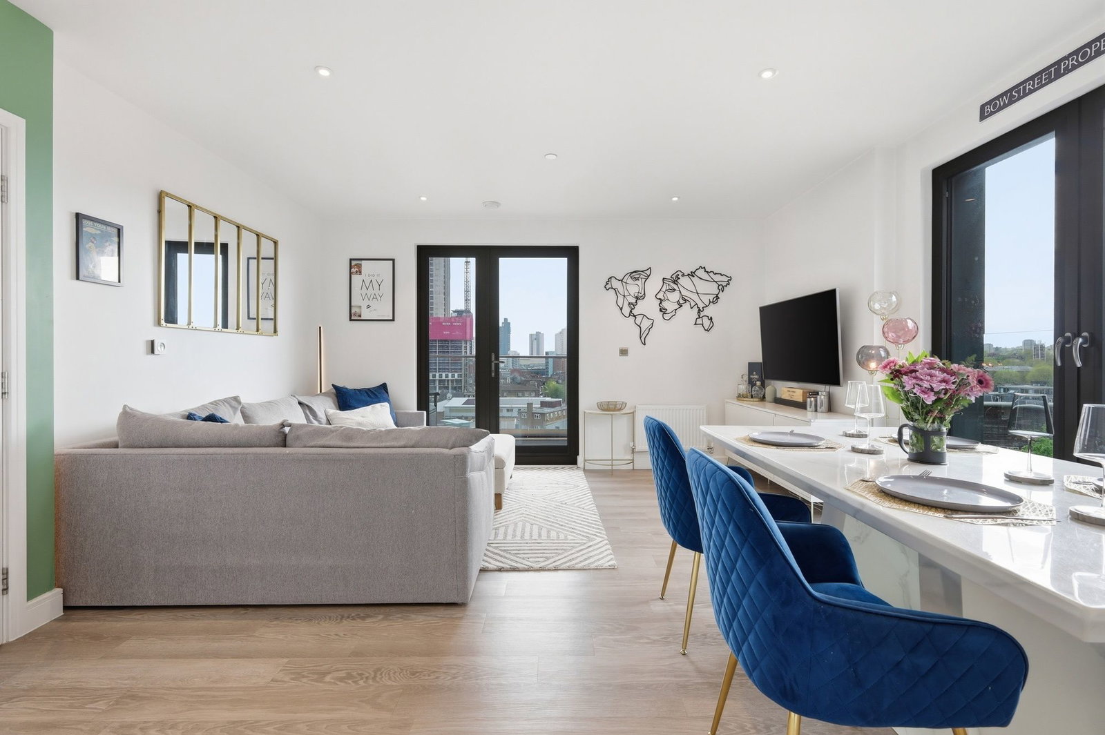 Flat for sale in London, Causeway House, SW18