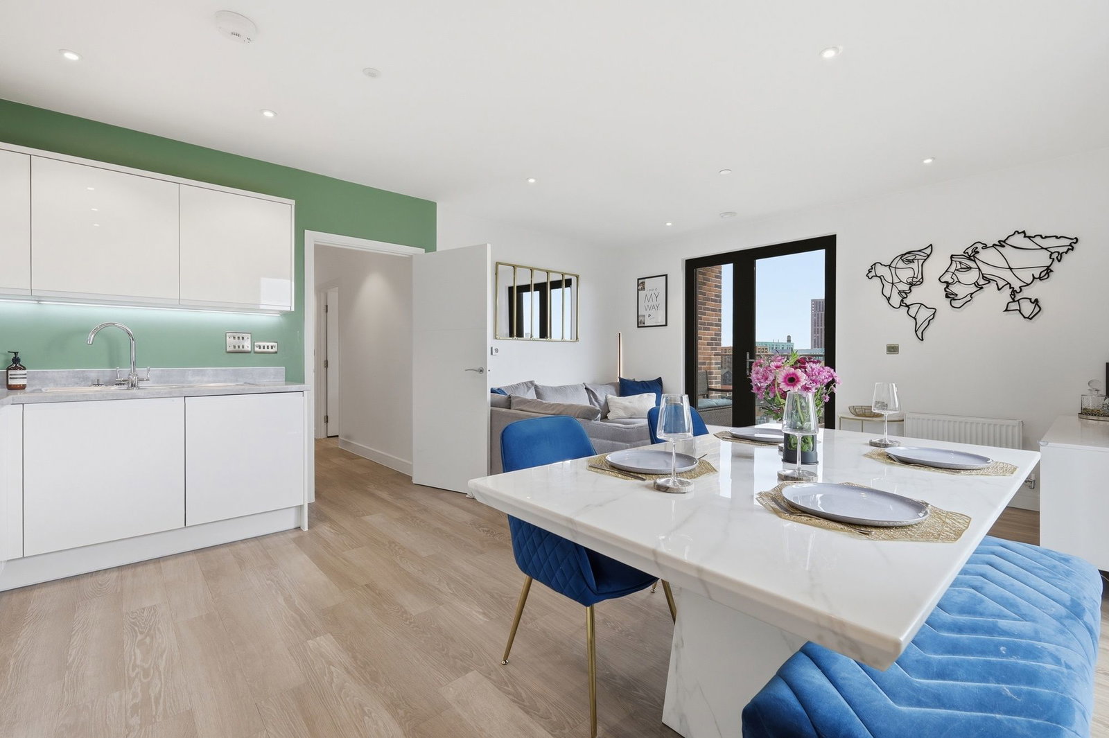 Flat for sale in London, Causeway House, SW18