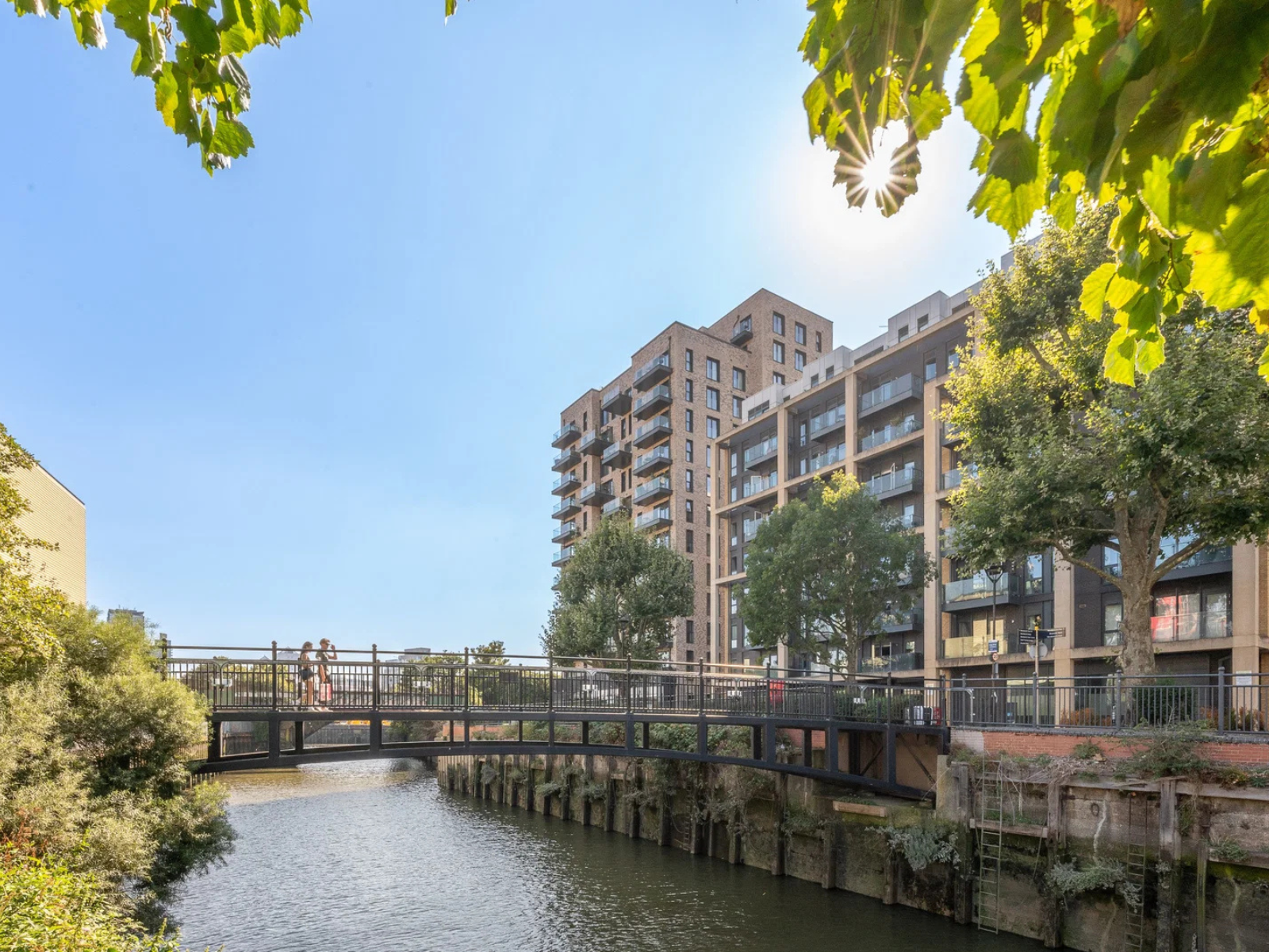 Flat for sale in London, Causeway House, SW18