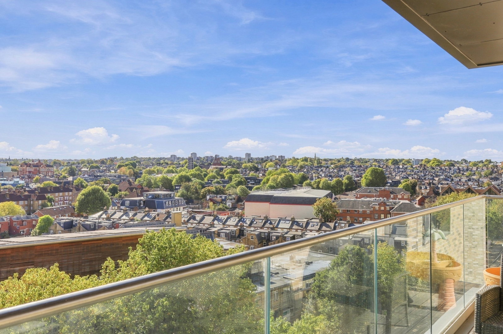 Flat for sale in London, Causeway House, SW18