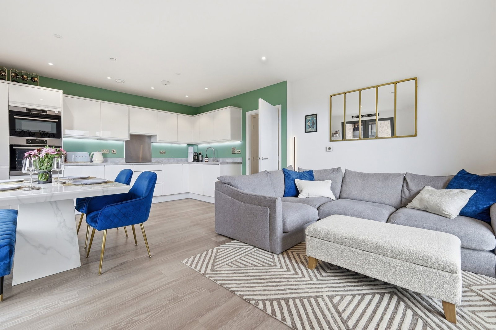 Flat for sale in London, Causeway House, SW18