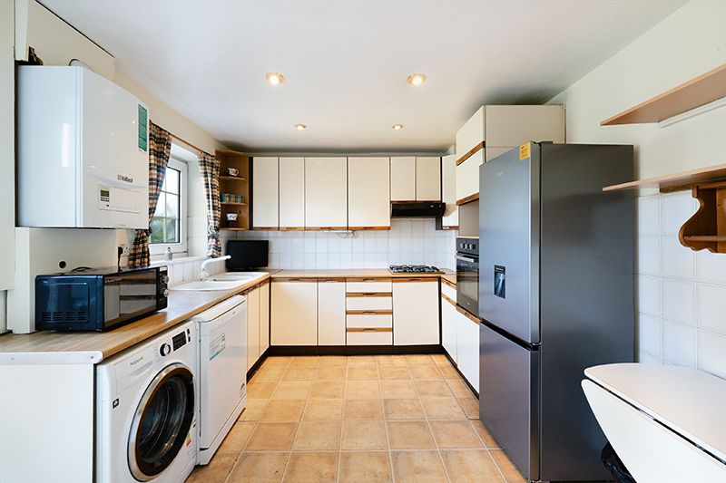 Semi Detached House in Epsom