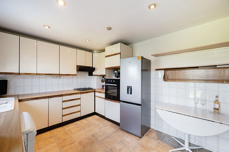 Semi Detached House in Epsom