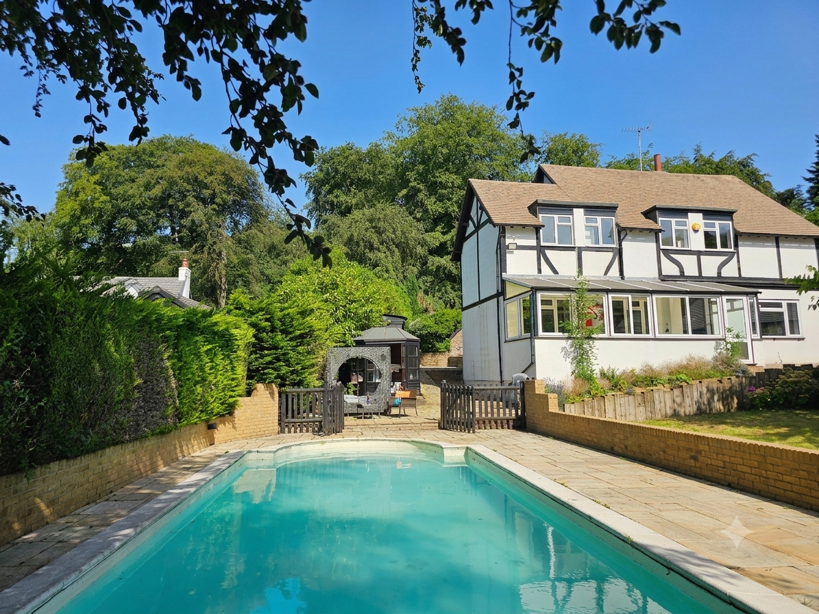 Detached House in Caterham