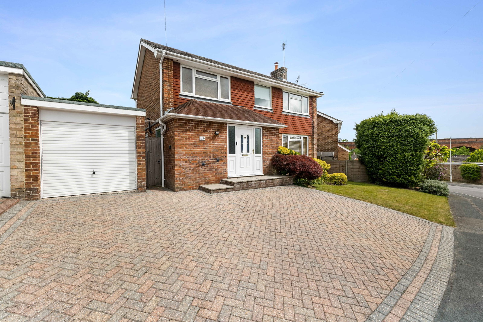 Detached House in East Grinstead