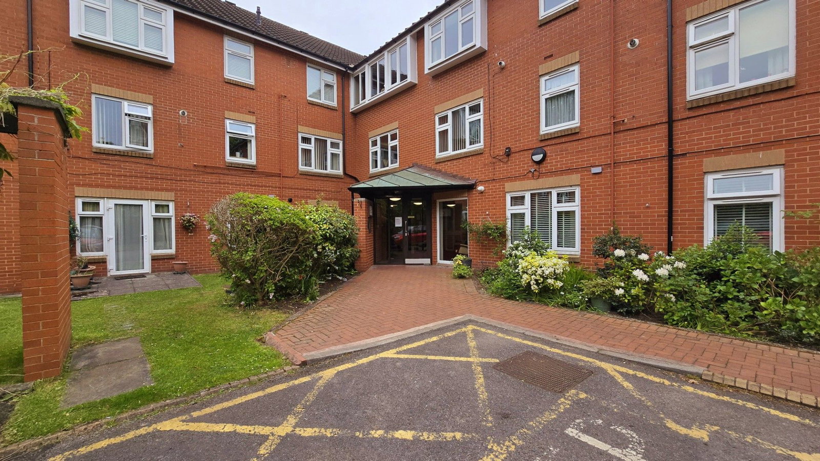 Flat in Sale