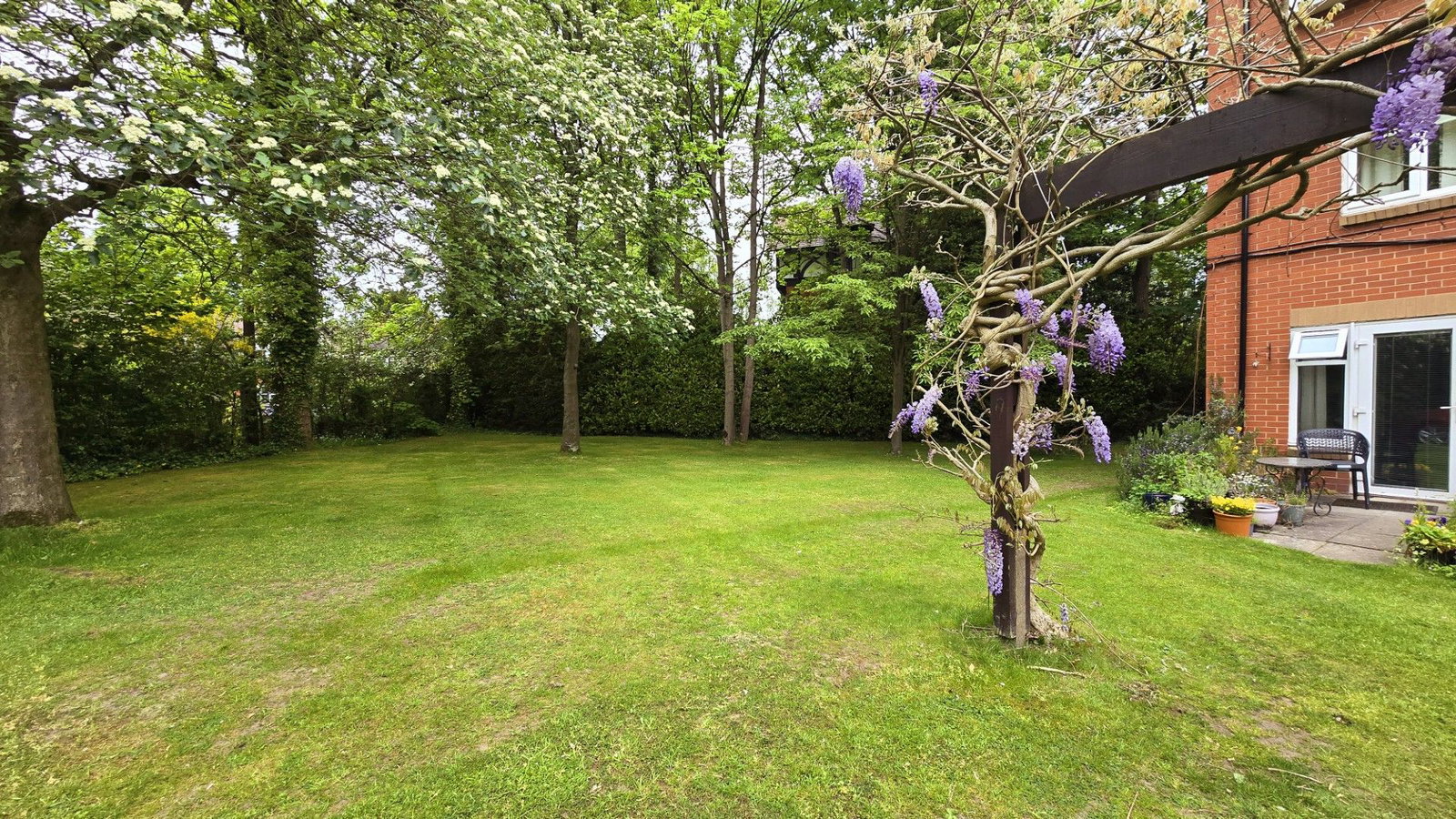 Flat in Sale