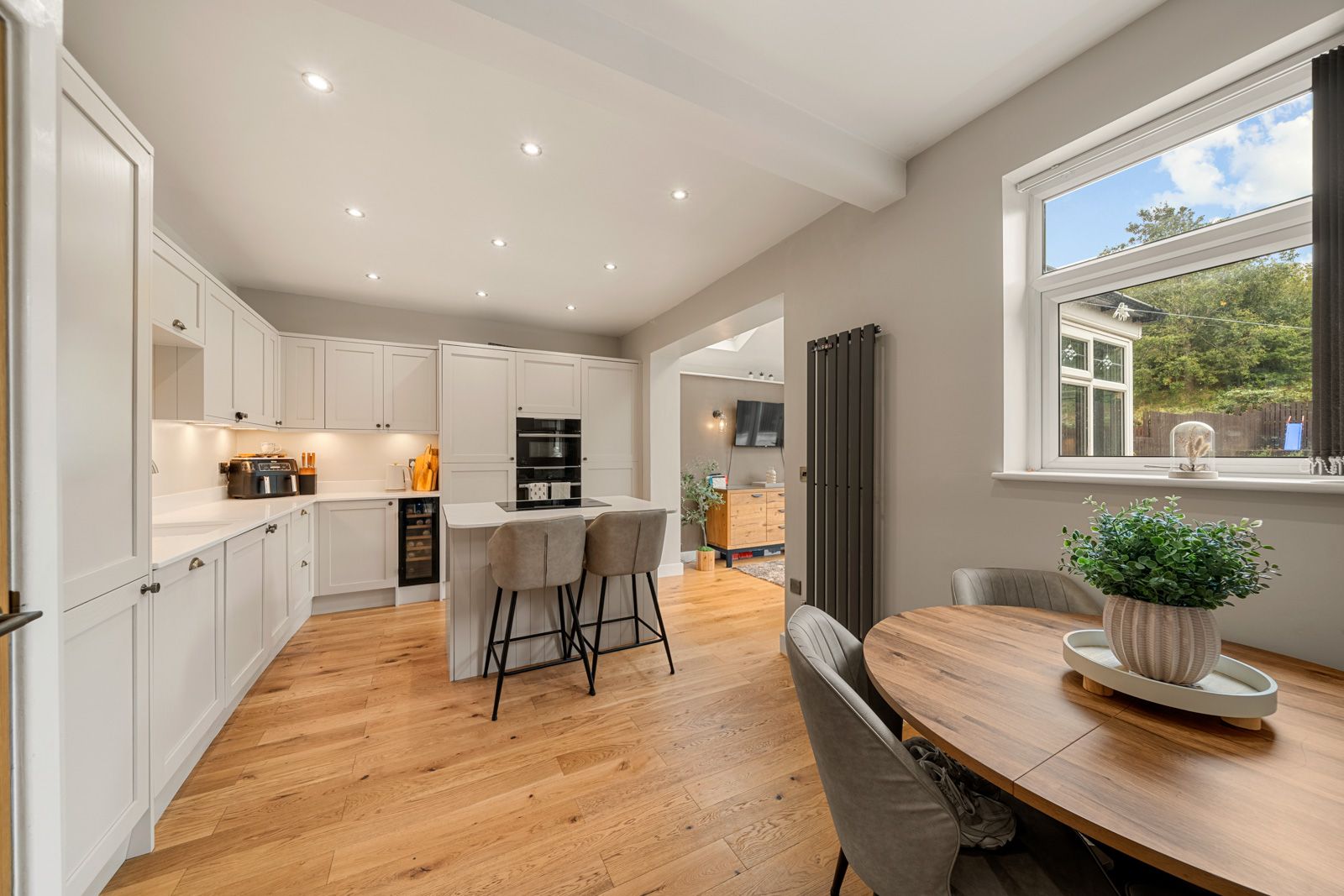 Semi Detached House for sale in Brighouse, Slade Lane, Brighouse, HD6 3PP