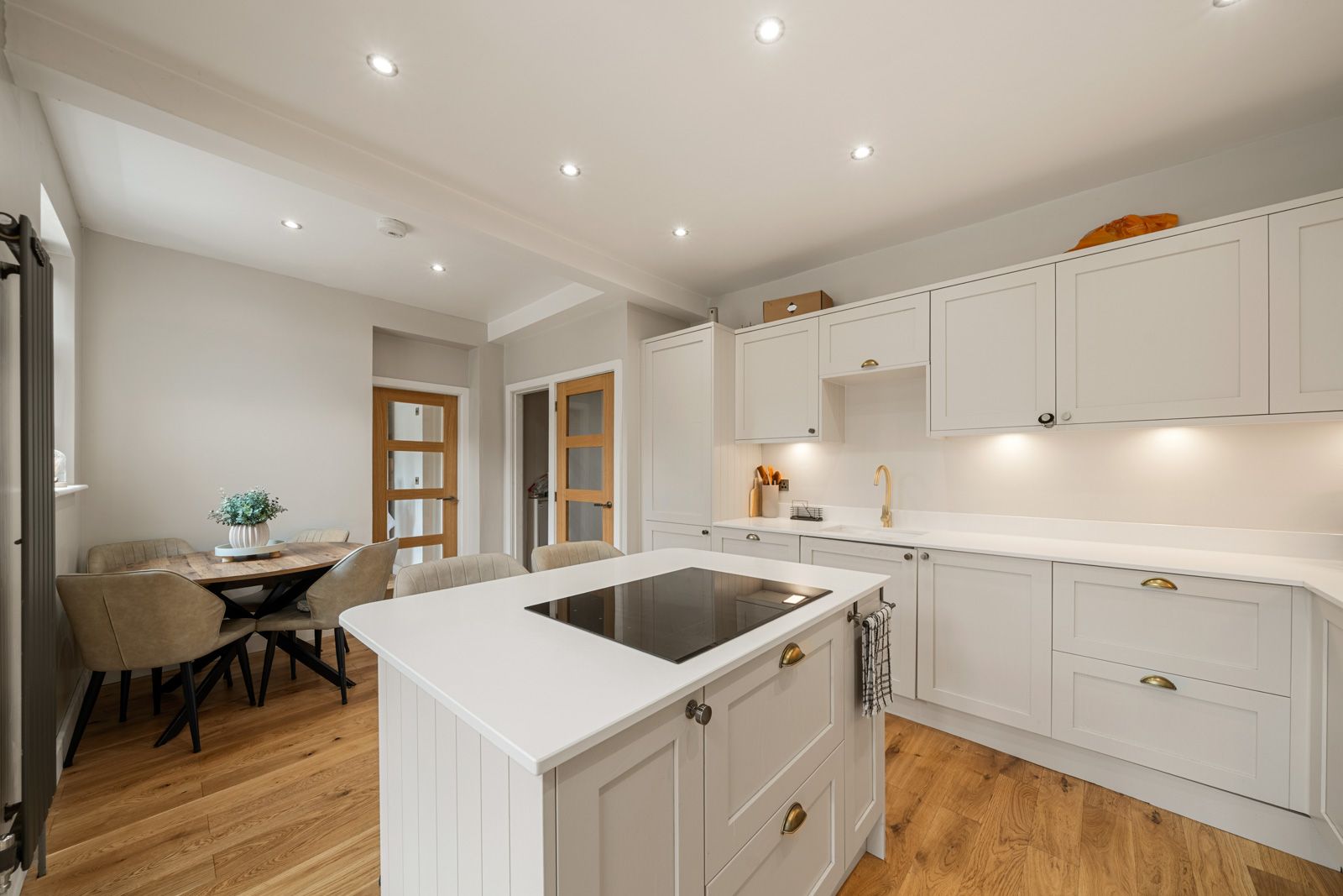 Semi Detached House for sale in Brighouse, Slade Lane, Brighouse, HD6 3PP